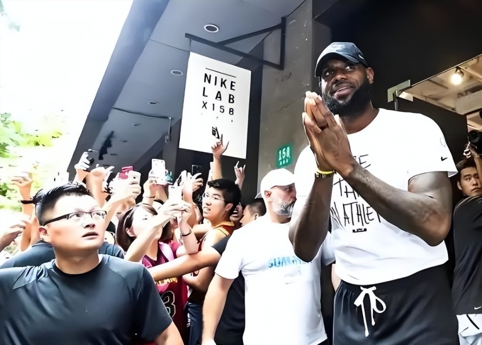 常荣幸的登, src, inews